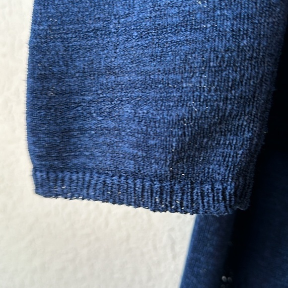 DKNY V Neck Rayon blend Top Size Medium - Picture 4 of 10